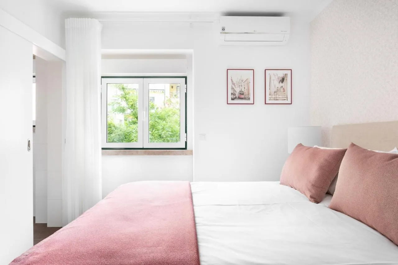 Appartement Joivy Bright And Beautiful 4Br Apt 5 Mins To Rato Subway Lisboa Portugal