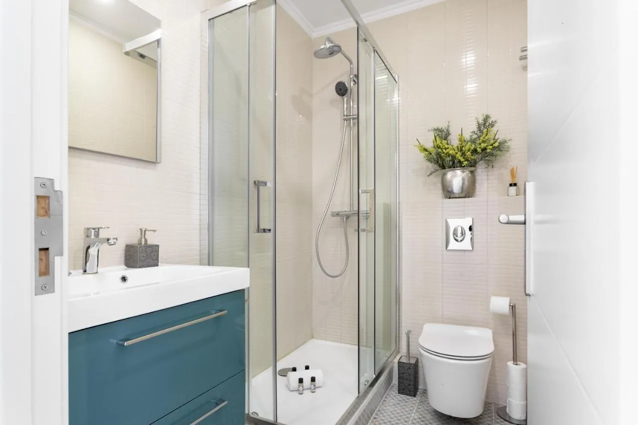 Appartement Joivy Bright And Beautiful 4Br Apt 5 Mins To Rato Subway Lisboa Portugal